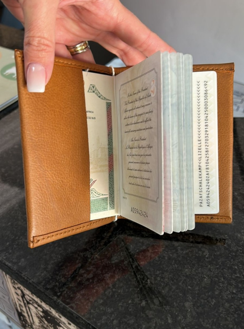 Paspoortboekie egte leer omhulsel