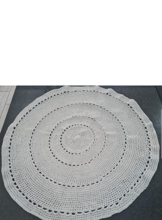 Handgehekelde T-shirt yarn mat (1,1m deursnee)