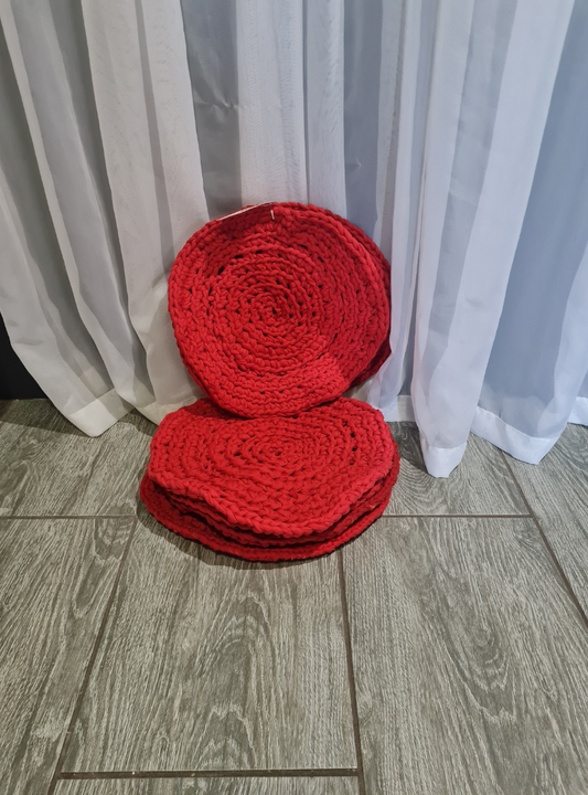 Handgehekelde T-shirt yarn plekmatjies (Stel van 4)