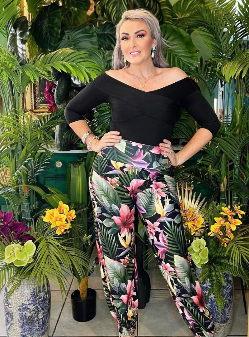 (2de Asem) Swart bodysuit met knippies