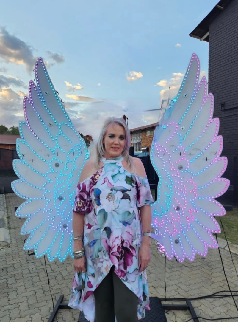 (2de Asem)Nicolette Top met moutjie (Wit agtergrond)