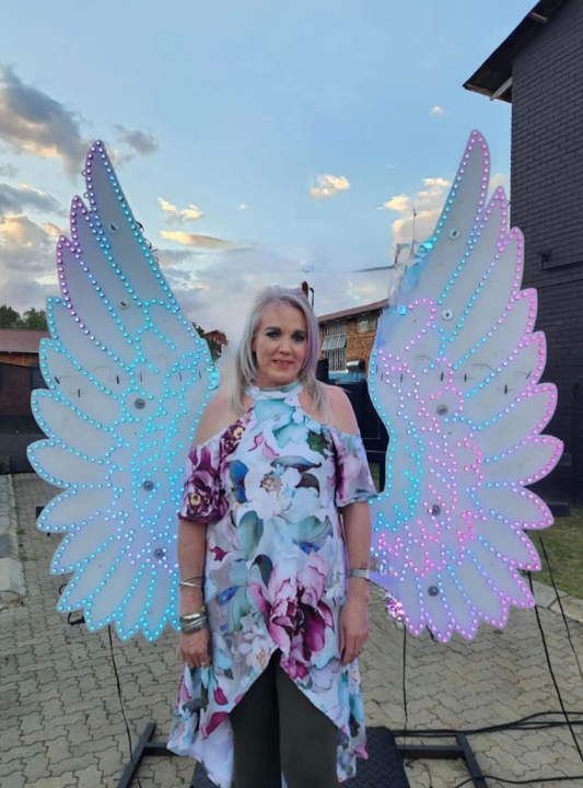 (2de Asem)Nicolette Top met moutjie (Wit agtergrond)