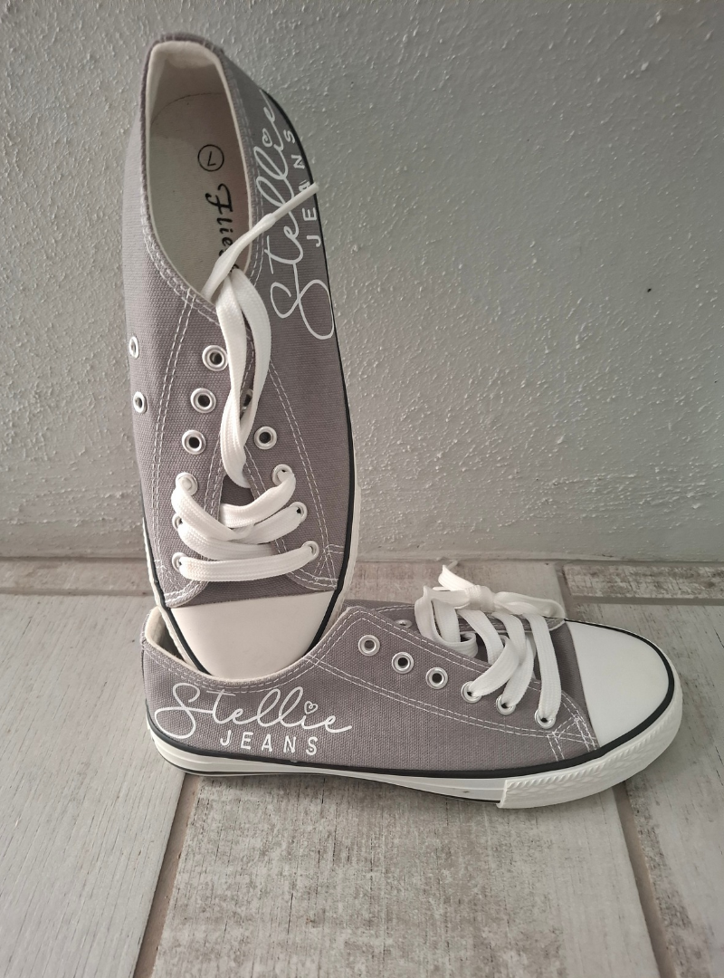 Stellie Sneakers