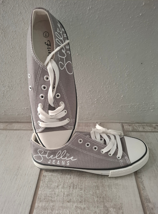 Stellie Sneakers